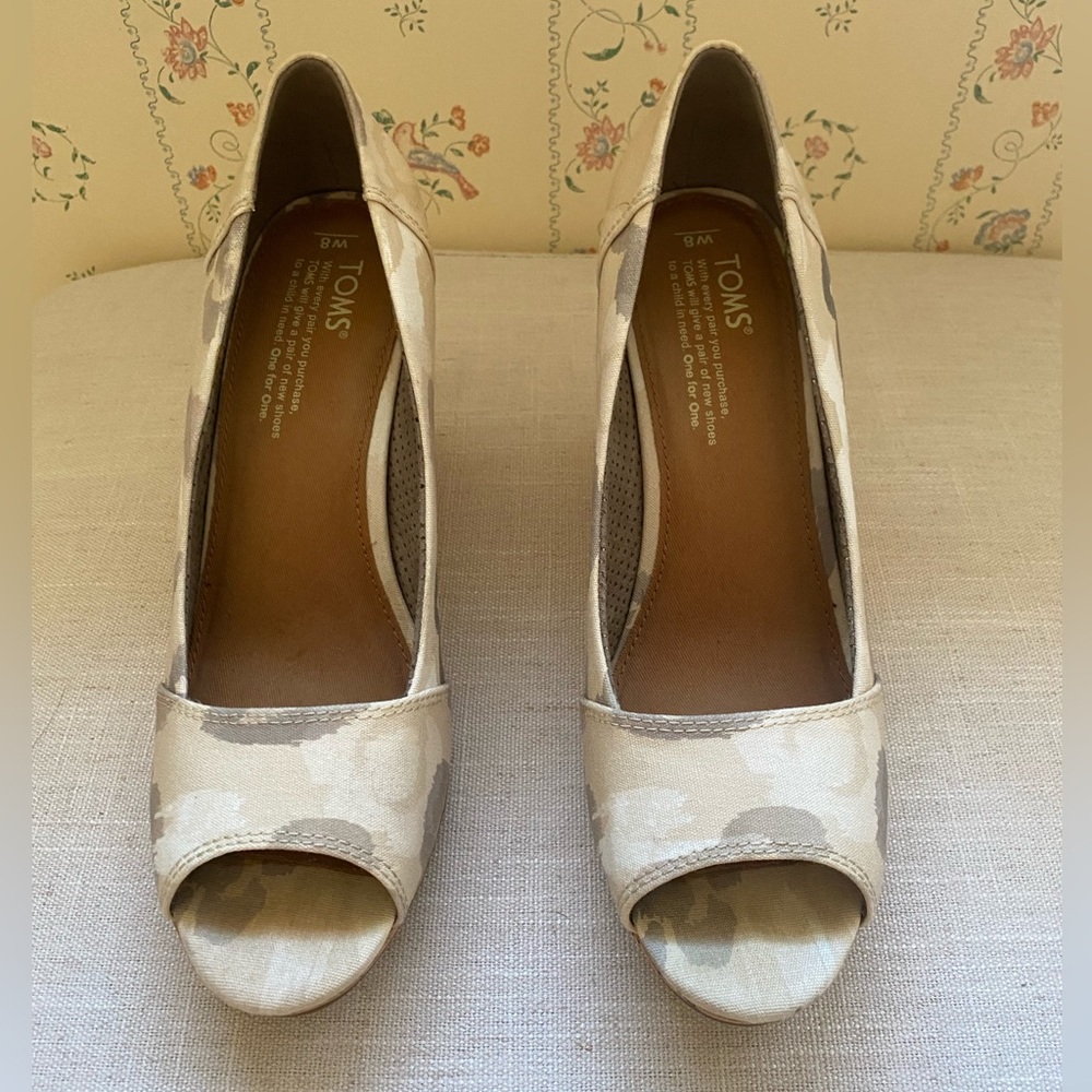 Toms Women’s Stella Peep Toe Wedge